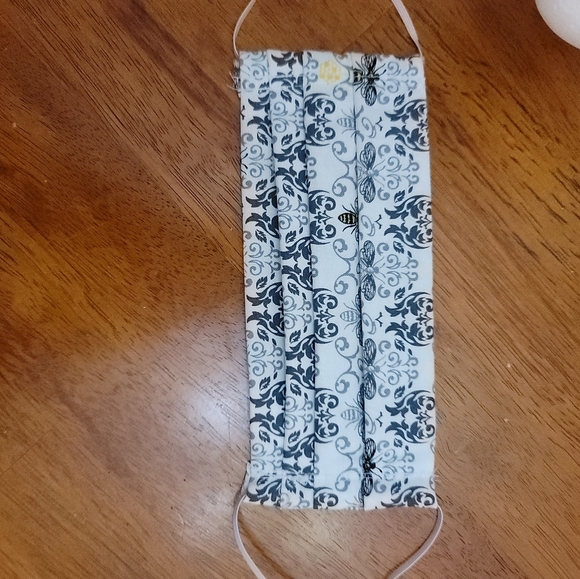 Save the Bees Face Mask - Picture 3 of 4